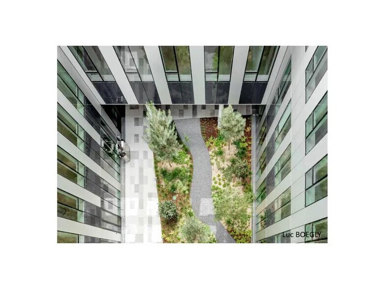 3 Place Louis Renault, Rueil-Malmaison to rent - Building Photo - Image 3 of 12