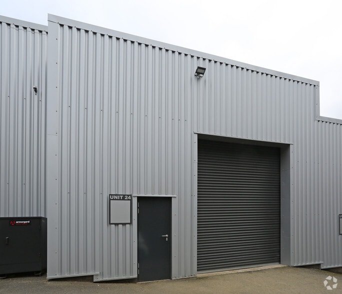 Unit 24 Lucas Works, Sheffield Rd, Dronfield for sale - Primary Photo - Image 1 of 1