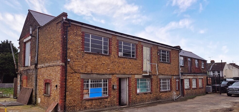 40 Napier Rd, Gillingham to rent - Building Photo - Image 2 of 2