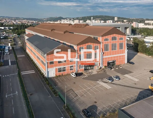 Location Local d'activités 2 500 m²