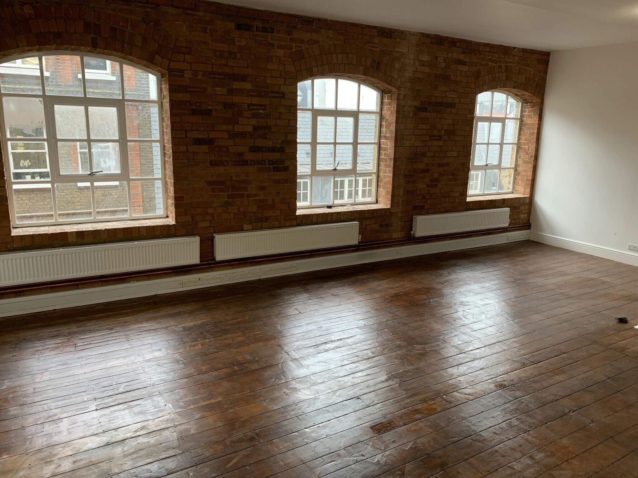 10 Greenland St, London to rent Interior Photo- Image 1 of 17