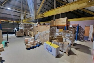 Rutherford Rd, Basingstoke to rent Interior Photo- Image 2 of 5