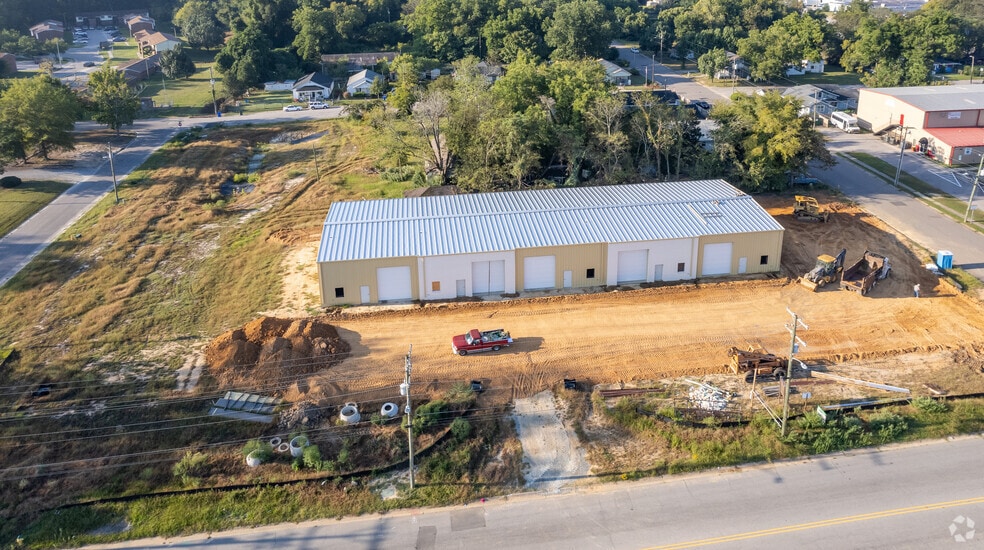 904 E Russell St, Fayetteville, NC to rent - Building Photo - Image 2 of 14