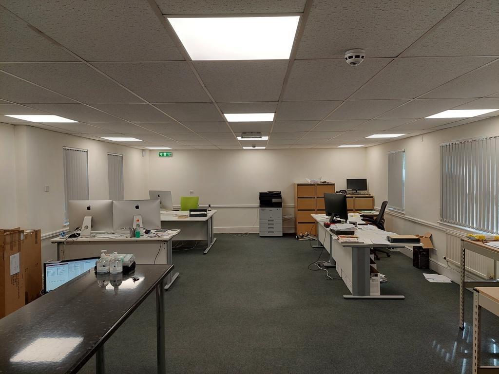 Vine Ln, Halesowen to rent Building Photo- Image 1 of 33