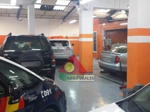 Retail in Madrid, Madrid to rent Interior Photo- Image 1 of 3