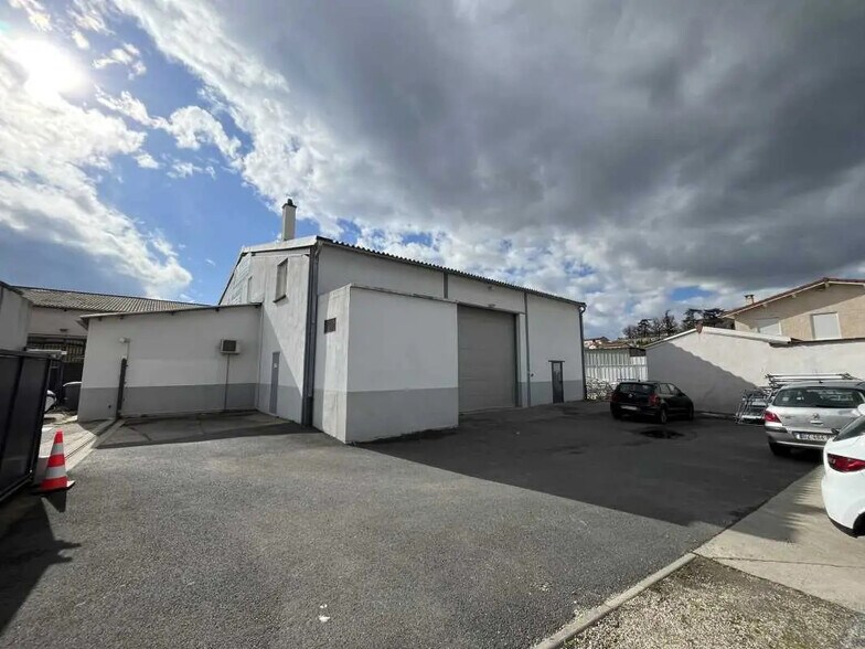 102 Rue Fleury Jay, GRIGNY-SUR-RHÔNE to rent - Building Photo - Image 1 of 8