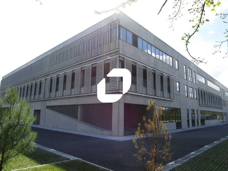 Office in Mérignac to rent - Building Photo - Image 1 of 32