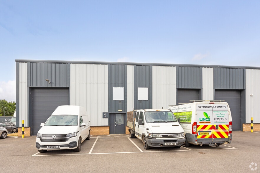 Whisby Rd, Lincoln to rent - Building Photo - Image 3 of 5