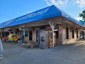 301 Broadway, Wisconsin Dells, WI for sale Building Photo- Image 1 of 1