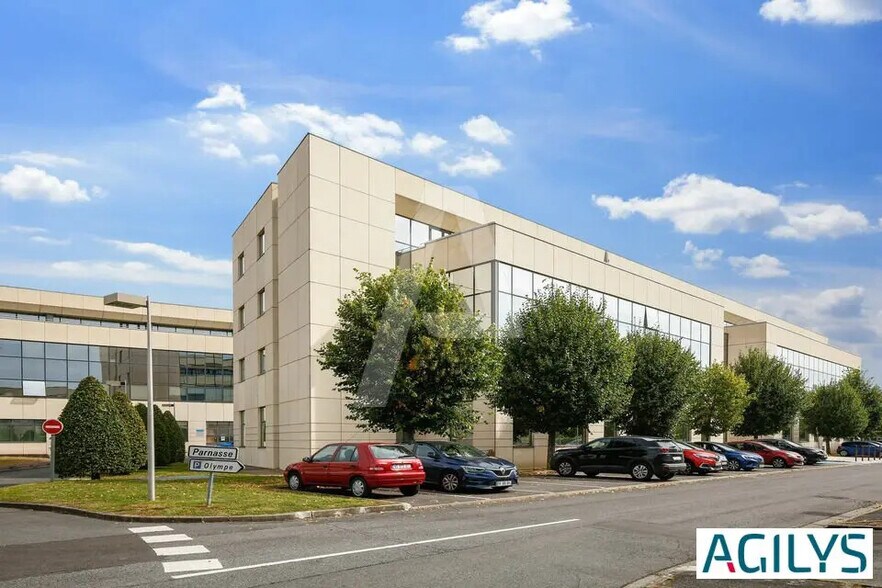 Light Industrial in Les Ulis to rent - Building Photo - Image 3 of 8