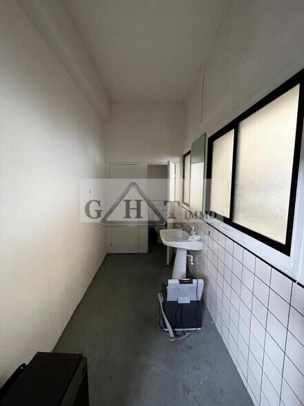 Industrial in Saint-Maur-des-Fossés to rent - Interior Photo - Image 3 of 3