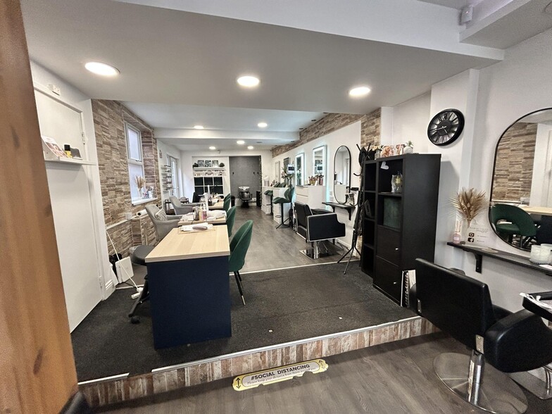 3 Aldergate, Tamworth for sale - Interior Photo - Image 3 of 11