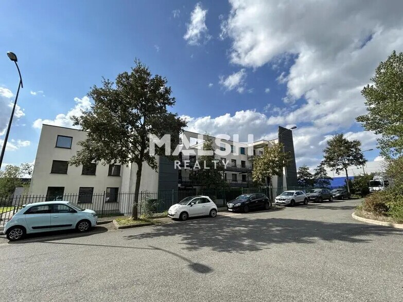 Office in Brignais to rent - Building Photo - Image 2 of 7