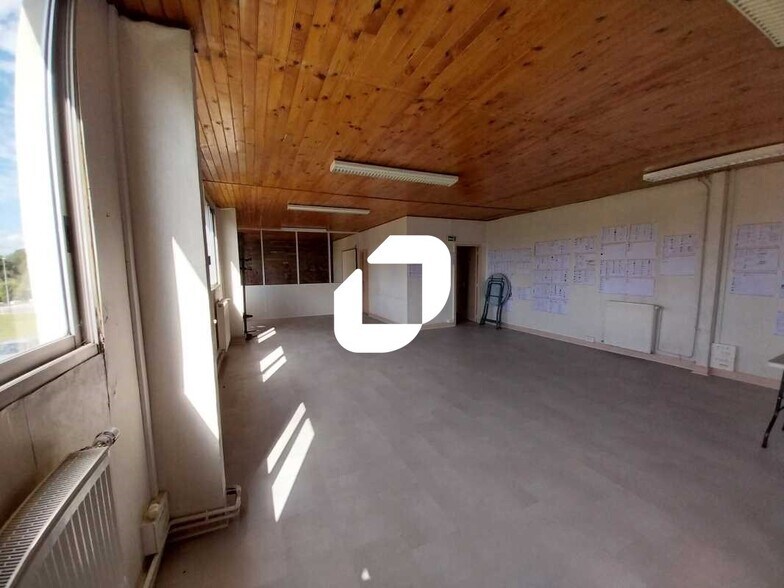 Office in BOISSY-L'AILLERIE to rent - Interior Photo - Image 3 of 9