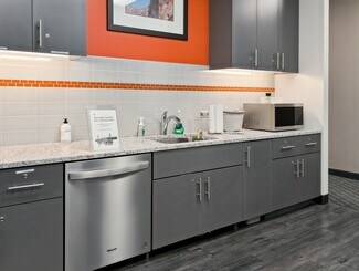 More details for 8661 201st St, Langley Twp, BC - Co-working to Rent