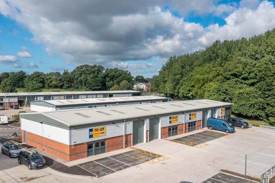 College St, St Helens to rent - Primary Photo - Image 2 of 4