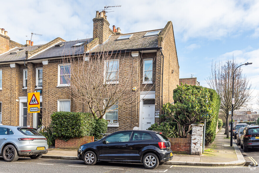 15 Brackenbury Rd, London for rent - Building Photo - Image 1 of 4