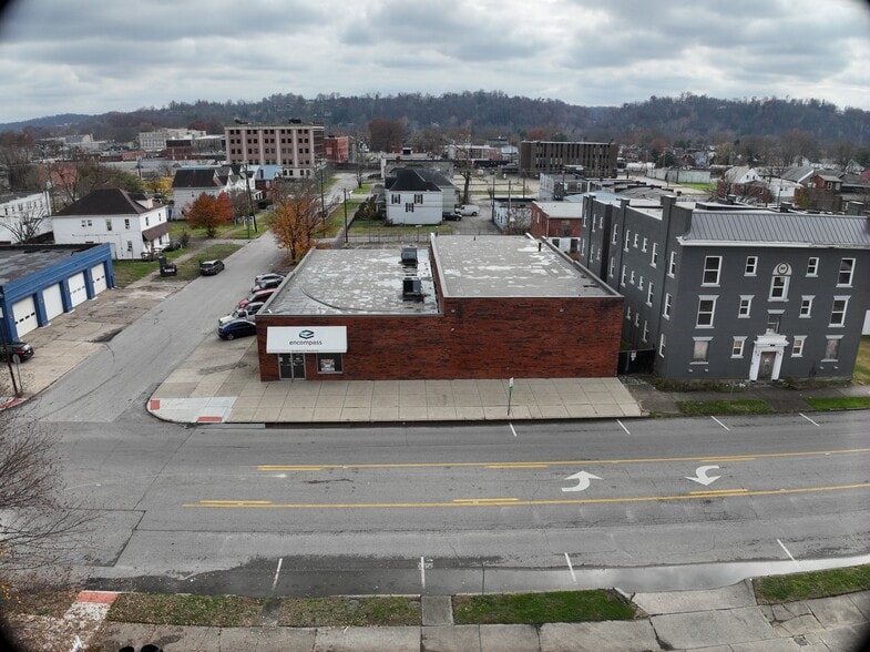 631 6th Ave, Huntington, WV for sale - Matterport Community - Image 3 of 46