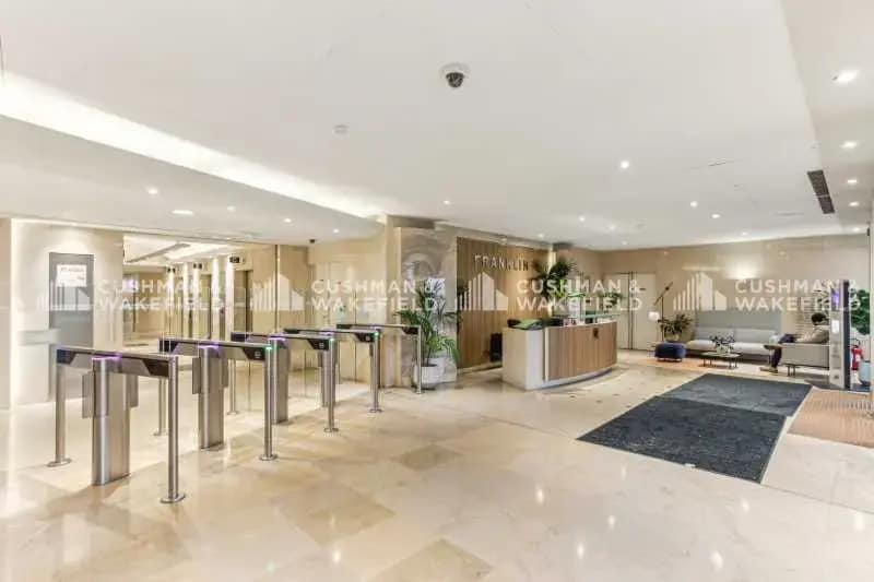 100-101 Terrasse Boieldieu, Puteaux to rent Interior Photo- Image 1 of 2