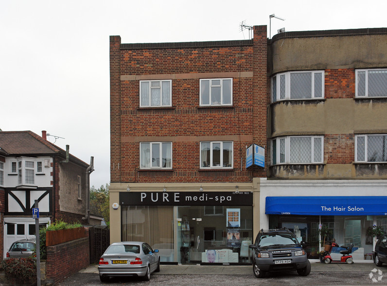 9 Chigwell Rd, London for rent - Building Photo - Image 2 of 4