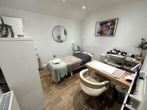 56 Ramshill Rd, Scarborough to rent Interior Photo- Image 1 of 6