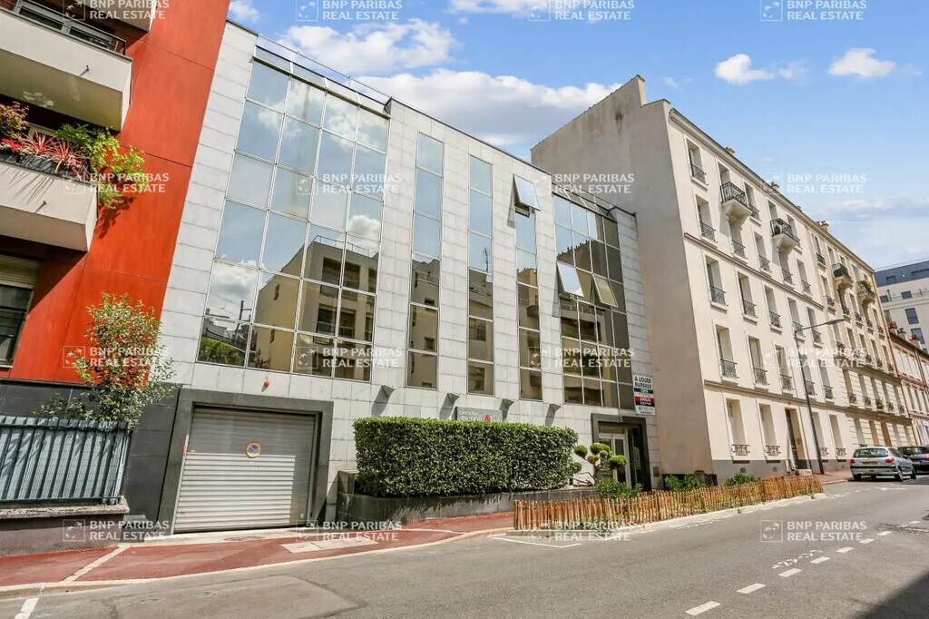 Location Bureaux 96 m² - Photo 1