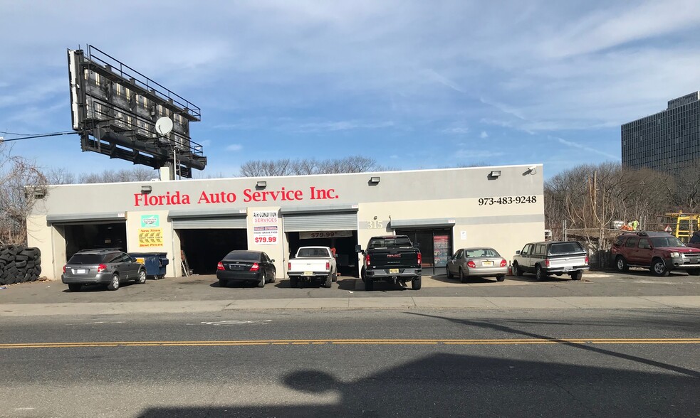 315-323 Orange St, Newark, NJ for sale - Building Photo - Image 1 of 1