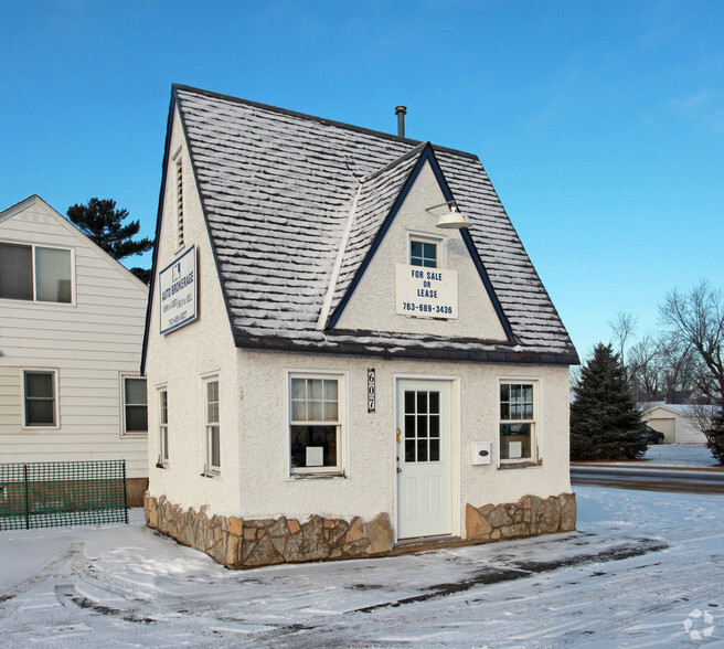 607 S Main St, Cambridge, MN for sale - Building Photo - Image 1 of 1