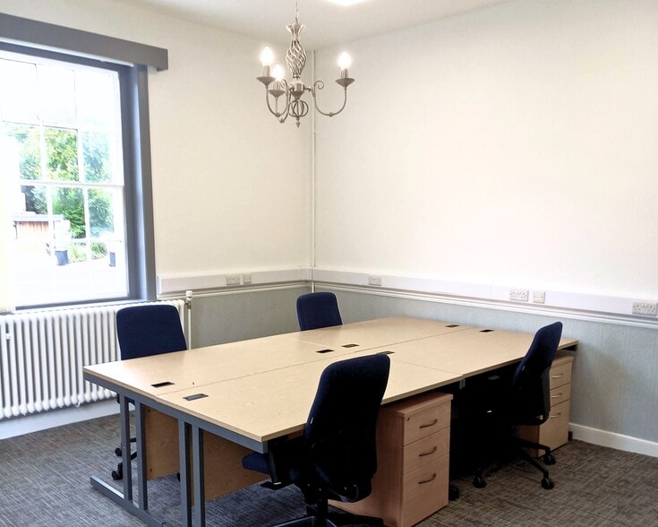 Peache Way, Nottingham to rent - Interior Photo - Image 2 of 12