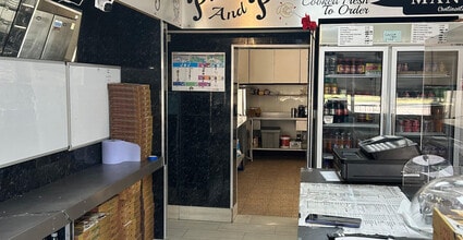 61-63 Westwood Rd, Newmains to rent Interior Photo- Image 2 of 8