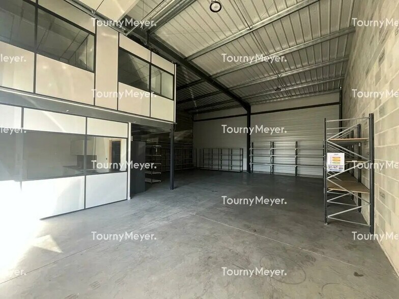 Light Industrial in Villenave-d'Ornon to rent - Interior Photo - Image 3 of 5