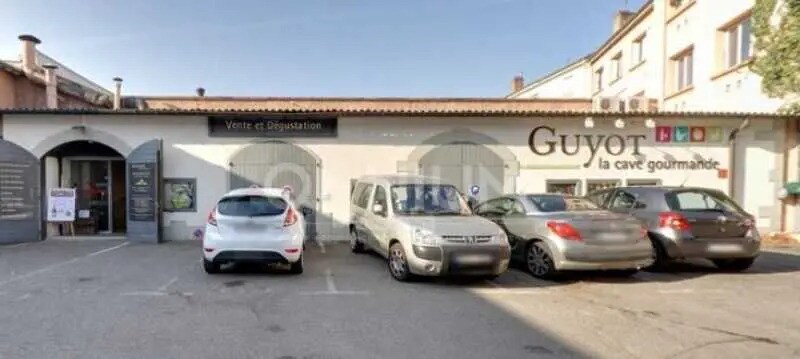 Retail in Lyon for sale Building Photo- Image 1 of 3