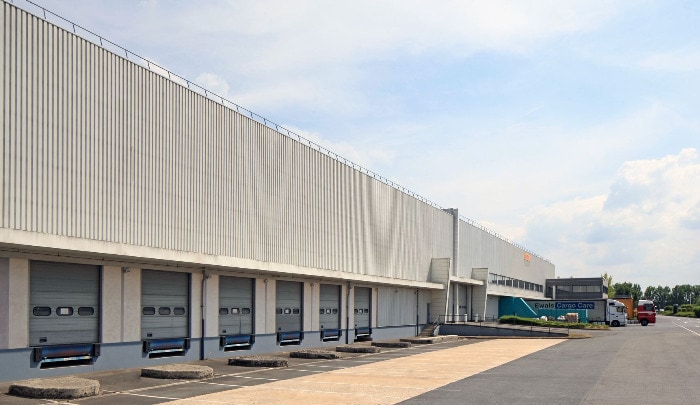 Industrial in Compans to rent Building Photo- Image 1 of 14