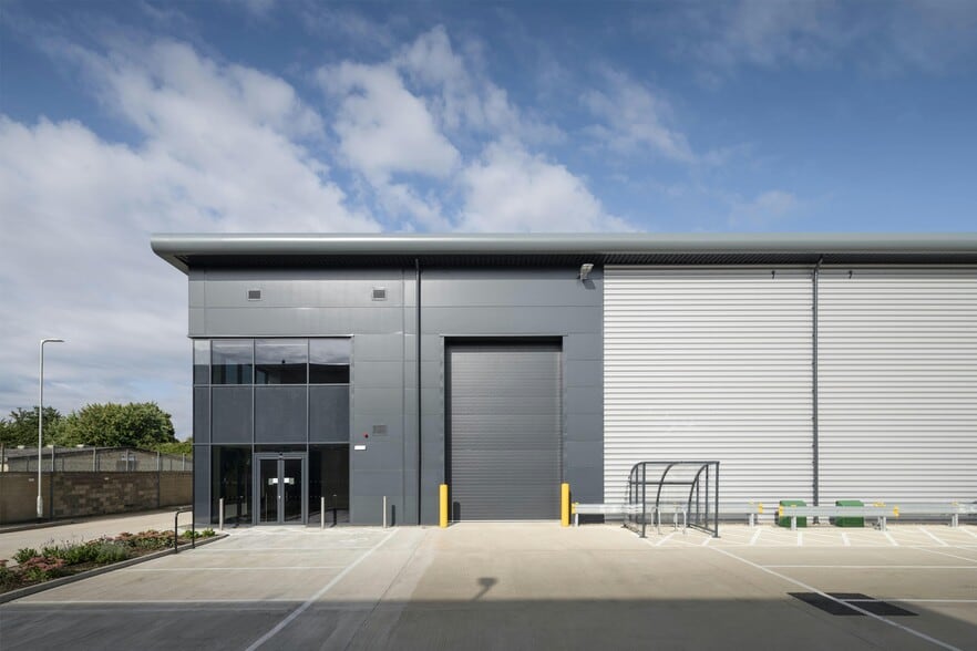 Station Approach, Waltham Cross for sale - Building Photo - Image 1 of 1