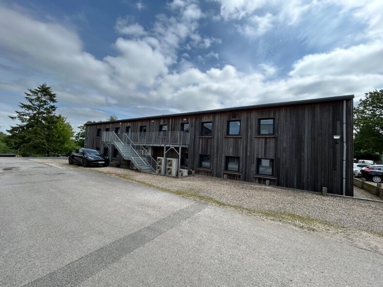 Walton Rd, Wetherby to rent - Building Photo - Image 1 of 3