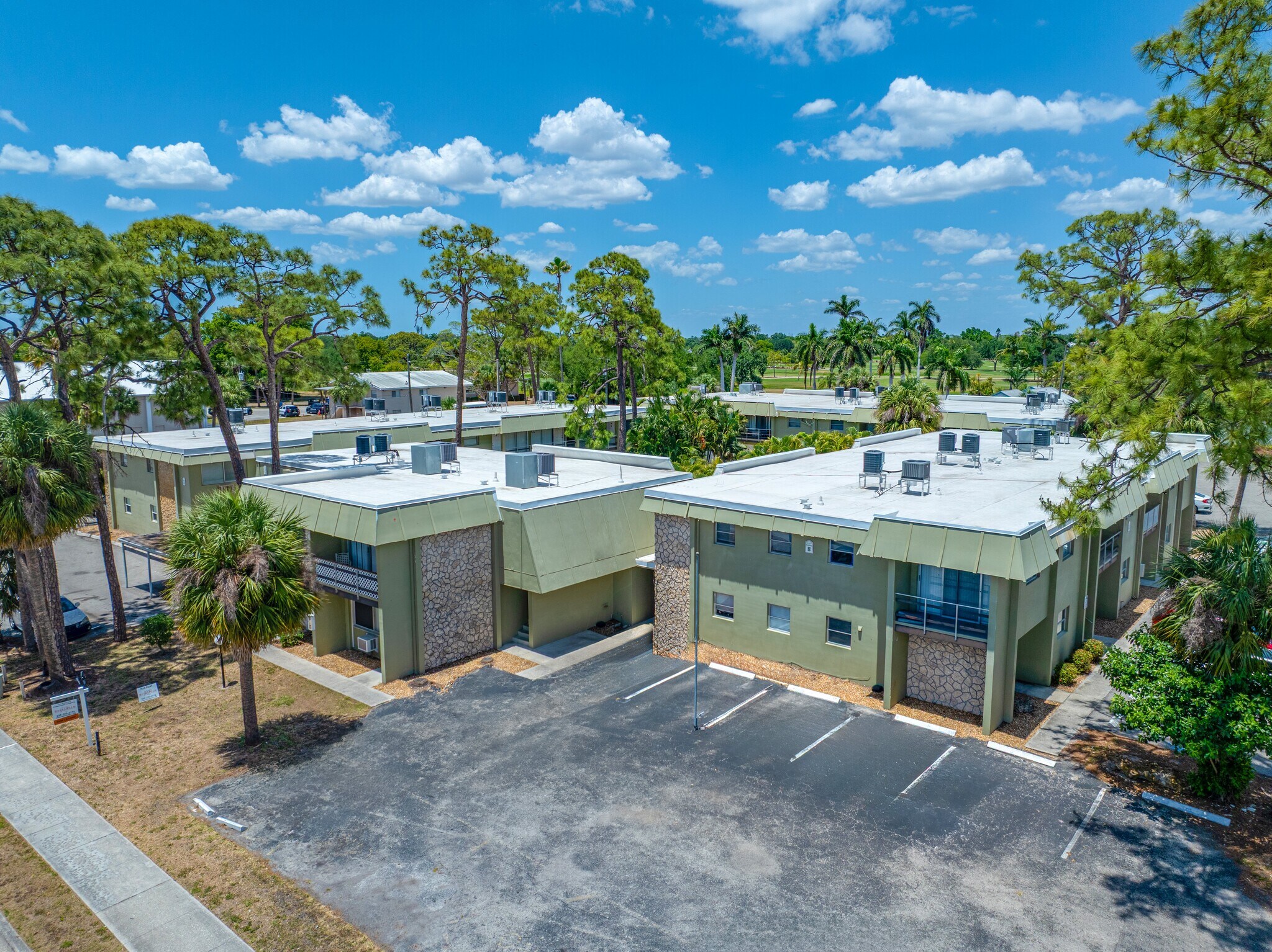 1852 Golf View Ave, Fort Myers, FL for sale Building Photo- Image 1 of 1