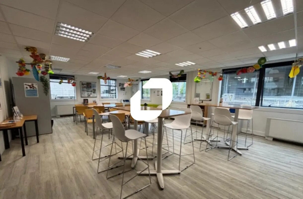 Office in Grenoble to rent Building Photo- Image 1 of 7