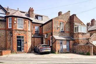 166 Ashley Rd, Altrincham to rent Building Photo- Image 2 of 9