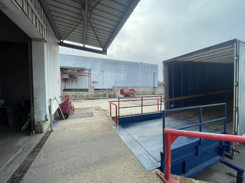 Light Industrial in Brétigny-sur-Orge to rent - Building Photo - Image 2 of 7