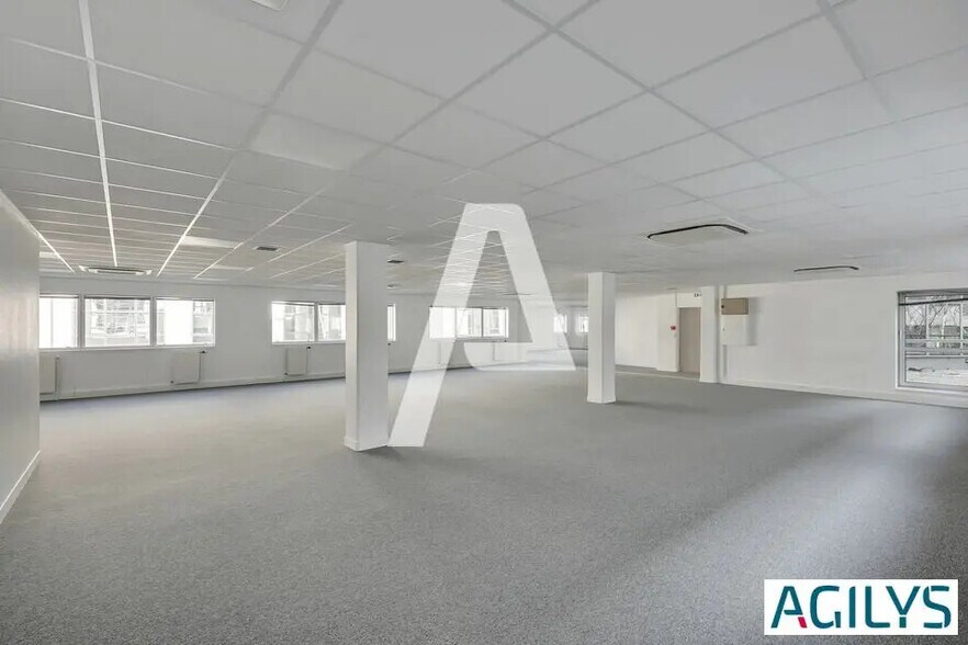 Office in Massy to rent - Building Photo - Image 2 of 9