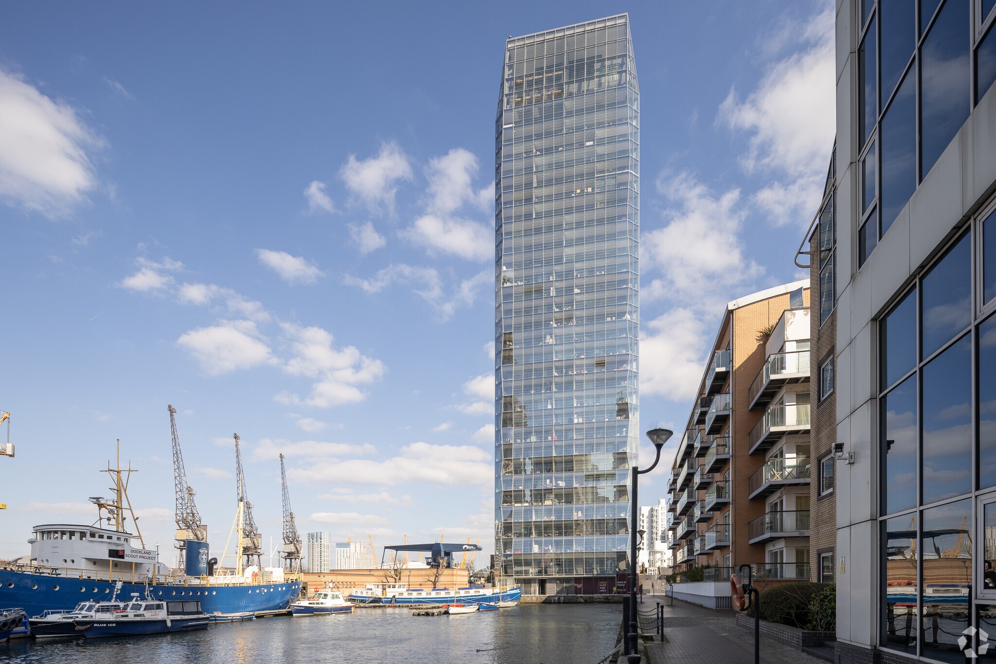 Dollar Bay Pl, London for sale Primary Photo- Image 1 of 1