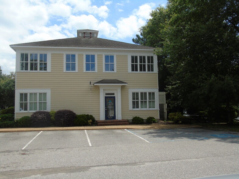 3200-3202 Ironbound Rd, Williamsburg, VA for rent - Primary Photo - Image 1 of 2