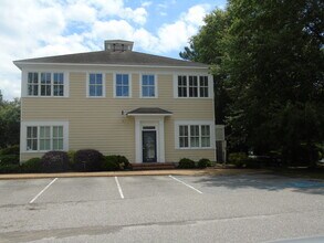 3200-3202 Ironbound Rd, Williamsburg, VA for rent Primary Photo- Image 1 of 3