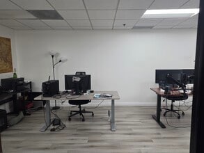 425 E Colorado St, Glendale, CA to rent Interior Photo- Image 2 of 6