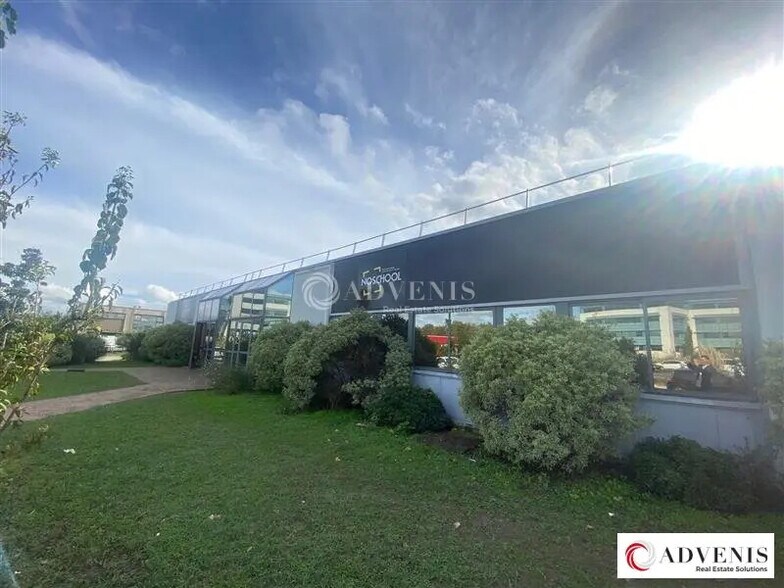 Office in Mérignac to rent - Building Photo - Image 2 of 12