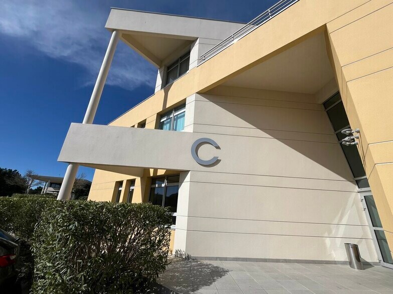 Office in LES MILLES for sale - Building Photo - Image 2 of 8