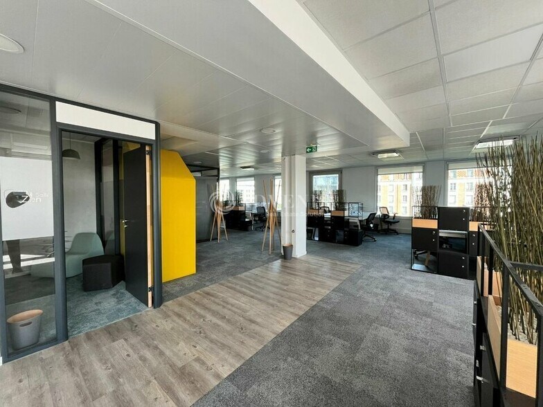 90 Boulevard National, La Garenne-Colombes to rent - Interior Photo - Image 2 of 12