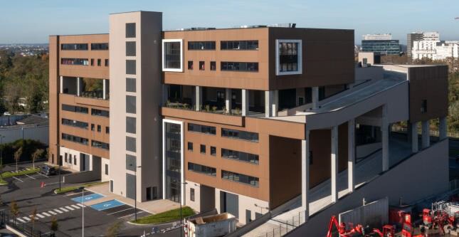 Industrial in Colombes to rent Building Photo- Image 1 of 19