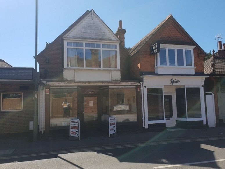 5 Ewhurst Rd, Cranleigh for sale Primary Photo- Image 1 of 1