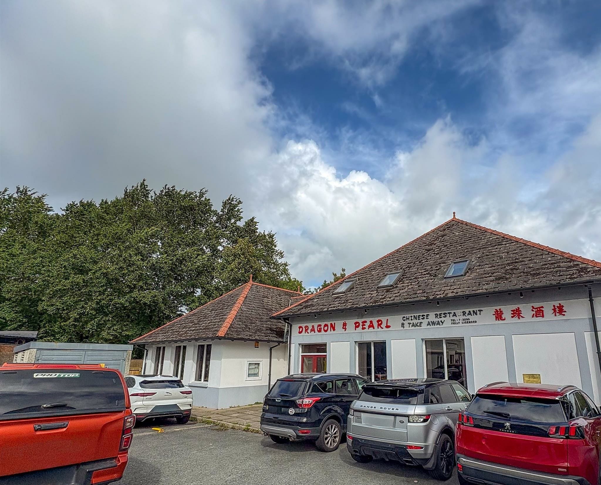 2 Swan Sq, Haverfordwest to rent Building Photo- Image 1 of 2